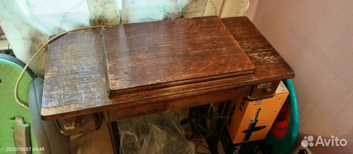 Швейная машинка зингер