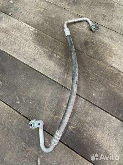 Трубка кондиционера оригинальная Honda CR-V 3