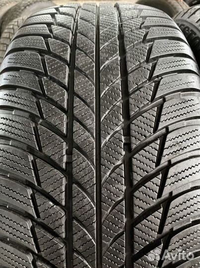 Bridgestone Blizzak LM-001 225/50 R17