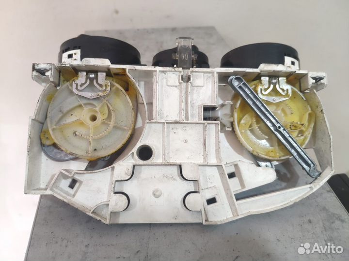 Блок управления печкой Skoda Octavia 1 (A4)