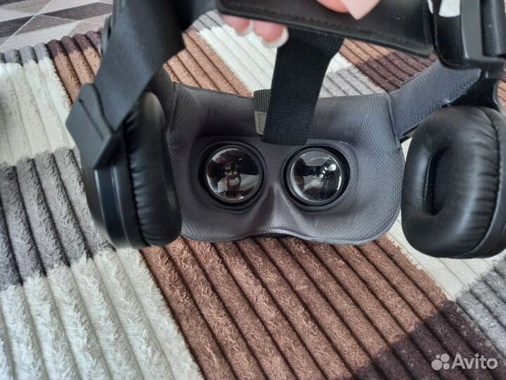 Очки виртуальной реальности для телефона