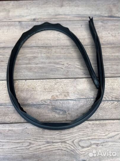 Резинка кузова правая Nissan Terrano D10 H4M 438