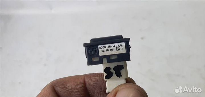 Кнопка открывания багажника BMW 3-серия F30/F31 2