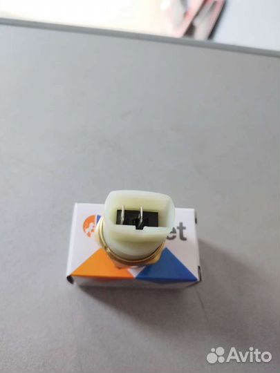 Датчик включения вентилятора VW Golf 1.3-2.8/1.6