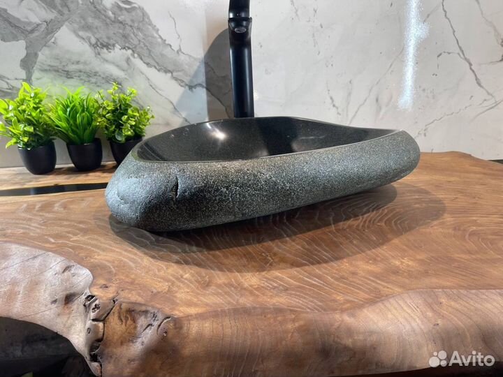 Дизайнерская раковина из мрамора