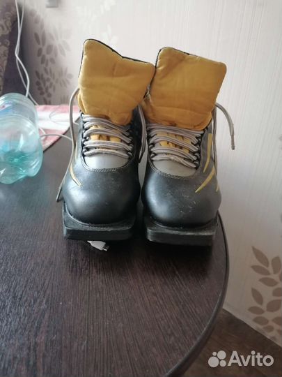 Лыжные ботинки