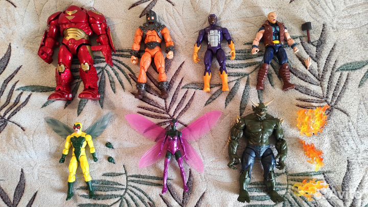 Фигурки Marvel Legends