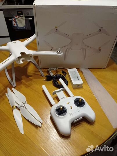 Квадракоптер Xiaomi Mi Drone, камера 4K