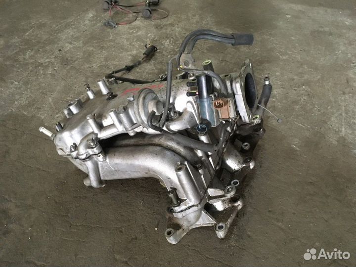 Коллектор впускной в сборе