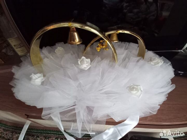 Свадебные кольца на машину, атрибутика, украшения