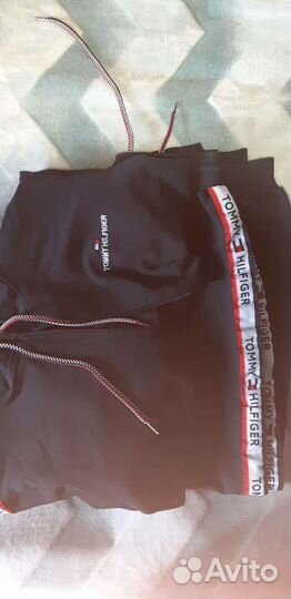 Спорт. костюмы Levi's, Tomy Hilfiget, комплект оде