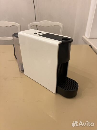 Кофемашина nespresso essenza mini