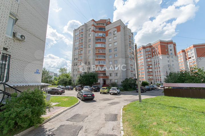4-к. квартира, 134 м², 2/9 эт.