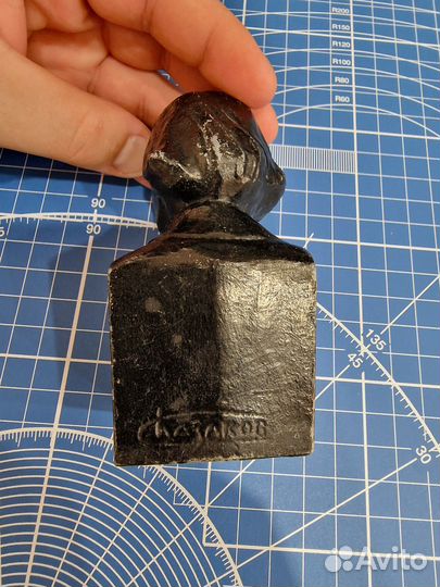 Бюсты и статуэтка