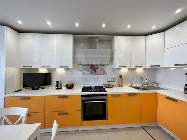 3-к. квартира, 104,2 м², 8/10 эт.