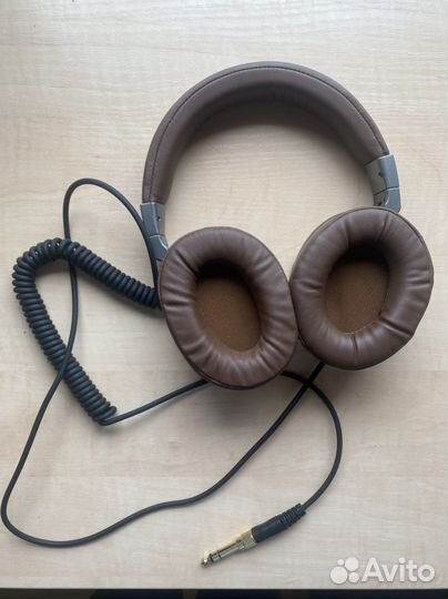 Студийные наушники behringer bh 470