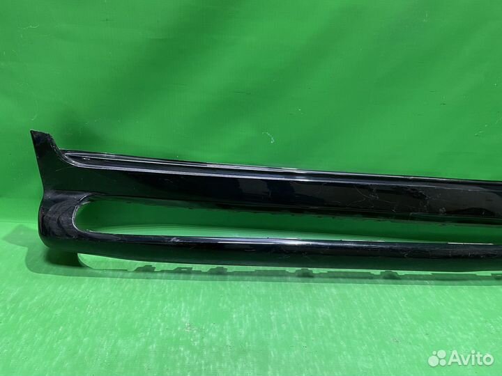 Накладка правой подножки Toyota LC200 2012+