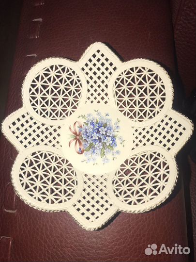 Фарфоровые тарелки