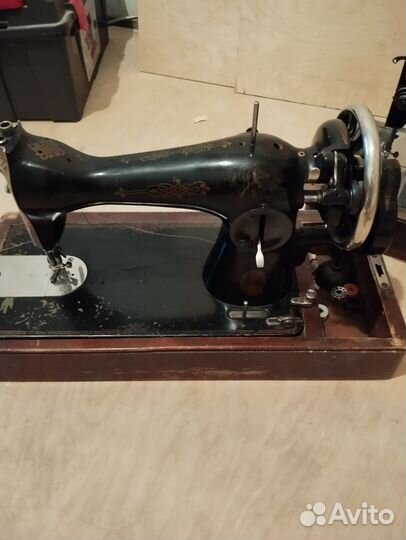 Швейная машина Singer