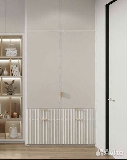 Рабочая зона у окна шкаф