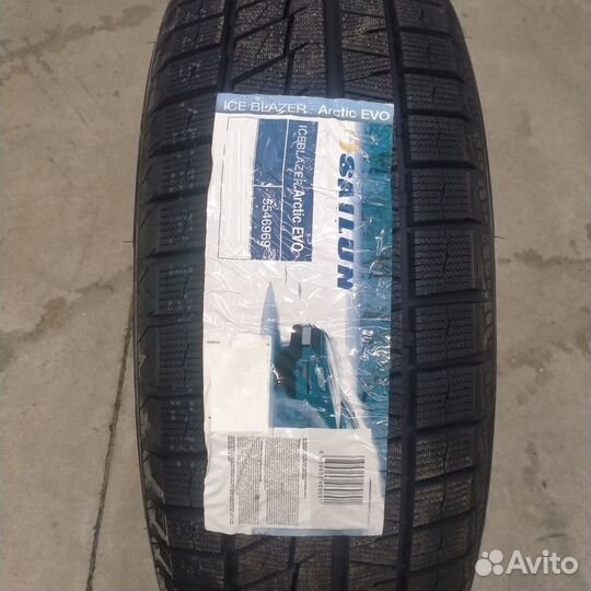 Sailun Ice Blazer Arctic EVO 235/50 R20 104T