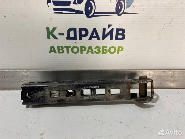 Механизм регулировки ремня безопасности Mercedes