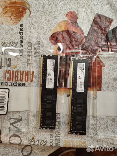 Оперативная память DDR3 AMD R338G1339U2S-U 8 гб