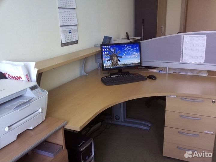 Компьютерный стол для дома и офиса