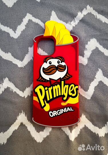 Чехол на iPhone 13 