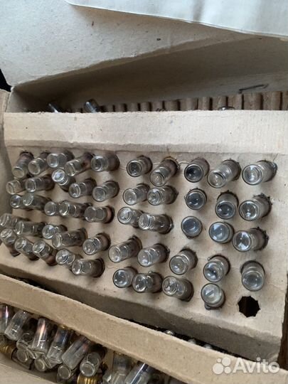 Неоновая лампочка