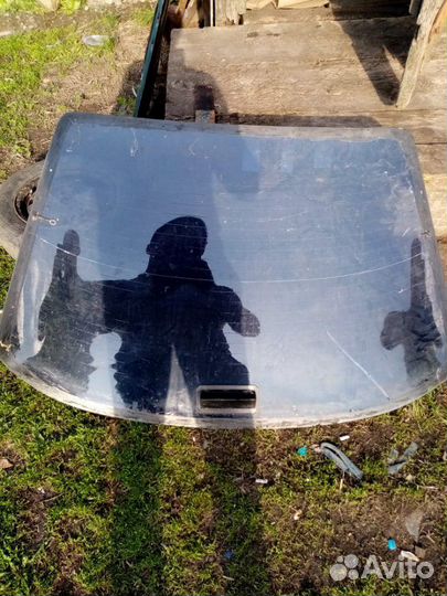 Заднее стекло Audi 80 б4