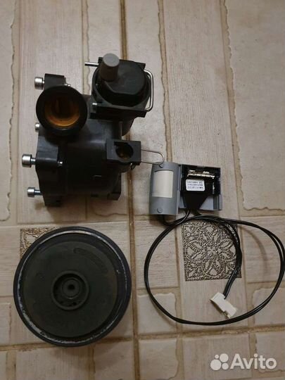 На запчасти насос котла ariston