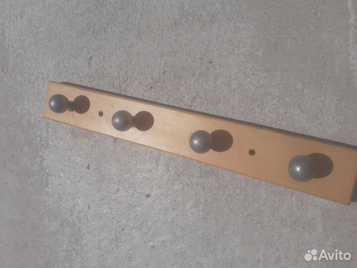 Планка с крючками. Вешалка Икея