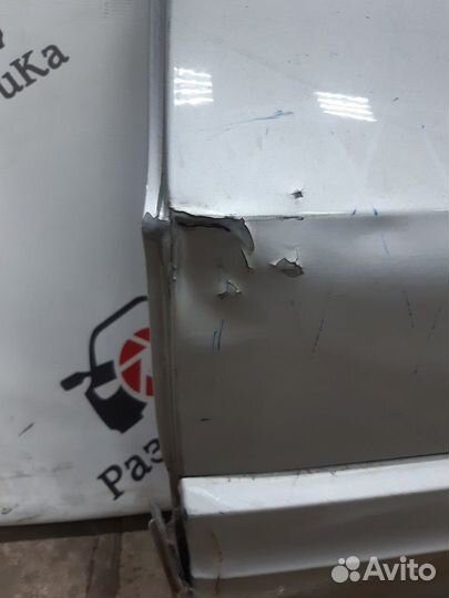 Дверь задняя левая Audi q5 r8 дефектная