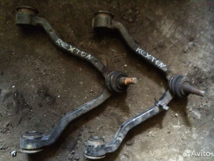 Рычаг передний верхний левый Ssang Yong Rexton I