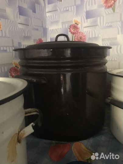 Кастрюля эмалированная