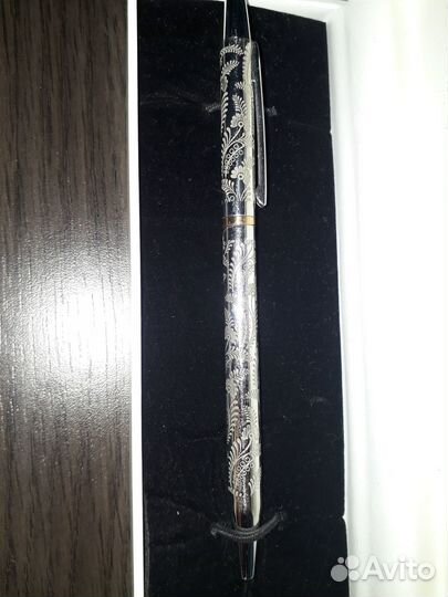 Шариковая ручка серебро