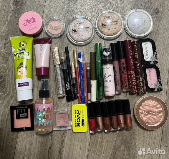 Бронь 2 Набора косметики пакетом новое и бу