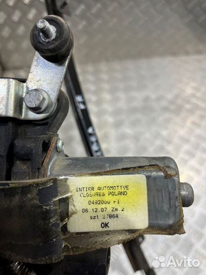 Стеклоподъемник передний правый Fiat Albea седан