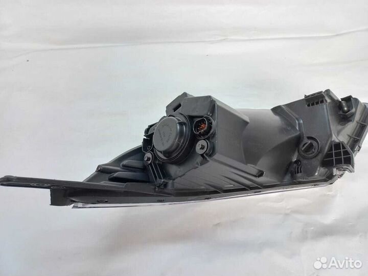 Фара передняя Kia Rio 3 правая