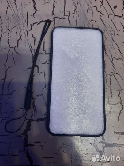 Чехол на iPhone