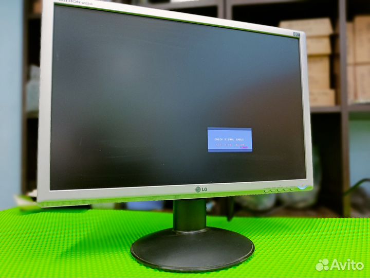 Монитор LG W2234S