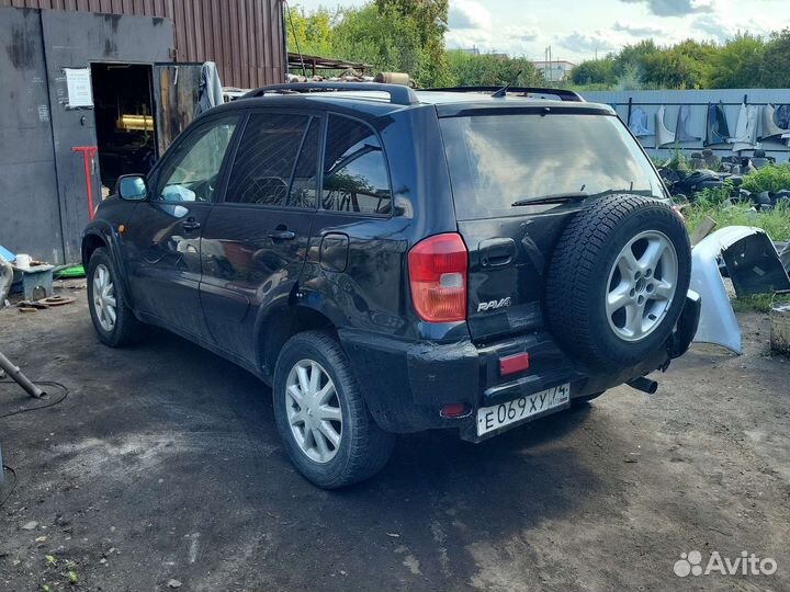 Разбираем Toyota RAV4 2003г.в