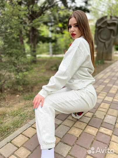 Костюм спортивный