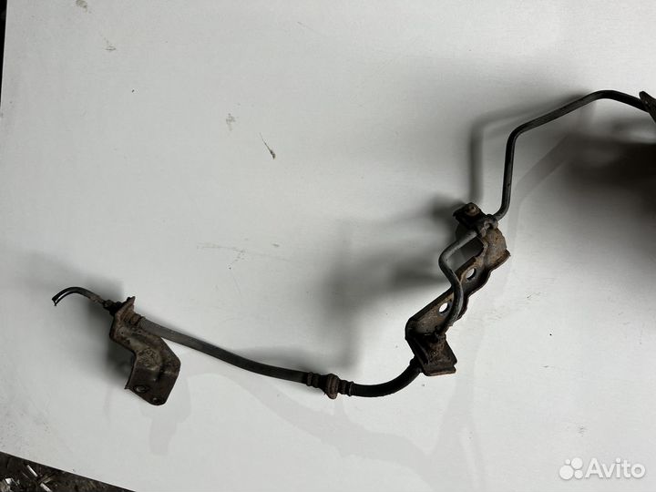 Honda accord 5 задний Суппорт правый