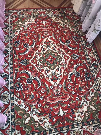 Ковер п/шерстяной, размер 1.95 м /1.37 м. Цена