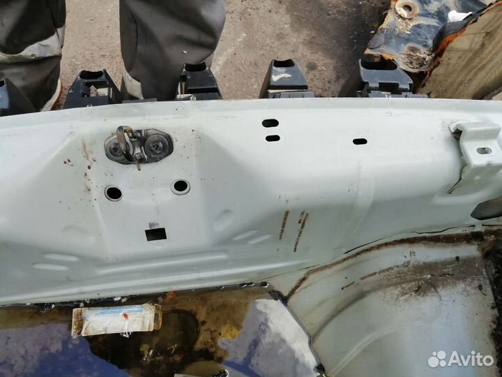 Fluence задняя панель пол багажника