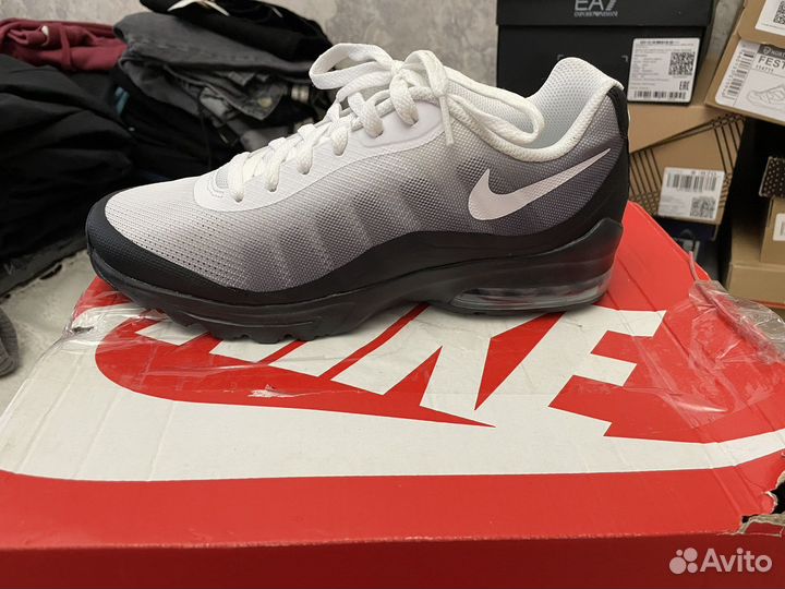 Nike air max invigor print