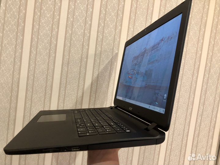 Acer - большой экран FullHD 17,3'/4 ядра Intel/SSD