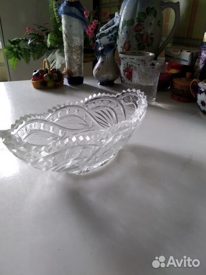 Вазы хрустальные,фарфоровая,индийская.колокольчик